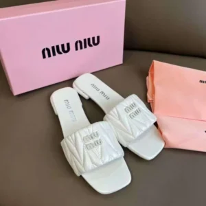 Sandalias Acolchadas Elegance Black Miu Miu